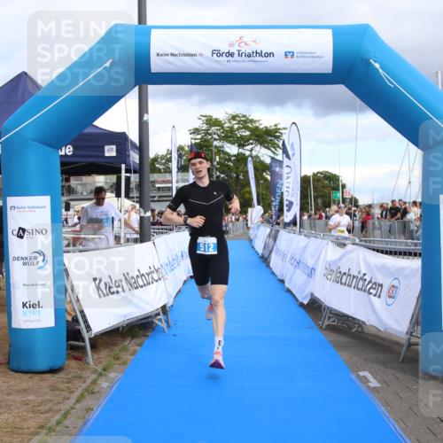 16.08.2026 - KN Förde Triathlon 2026 Markus Tischler http://msf.ph/oto/10001757 16.08.2026 13:39:22 Ziel 512, 512 meine-sportfotos.de