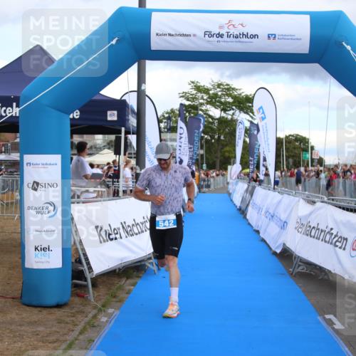 16.08.2026 - KN Förde Triathlon 2026 Markus Tischler http://msf.ph/oto/10001783 16.08.2026 13:40:29 Ziel 542, 542 meine-sportfotos.de