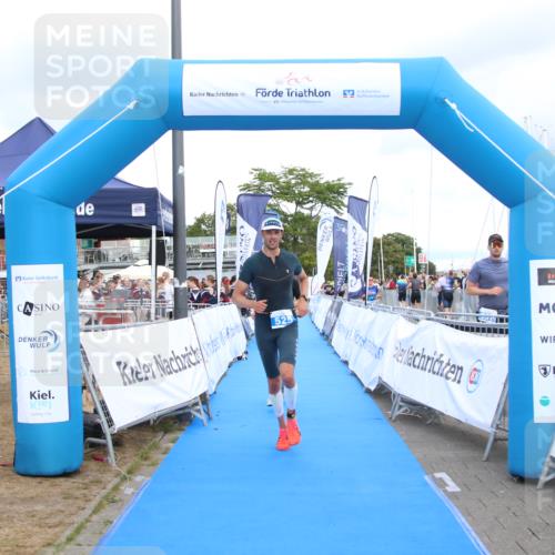16.08.2026 - KN Förde Triathlon 2026 Markus Tischler http://msf.ph/oto/10001843 16.08.2026 13:43:53 Ziel 513, 525, 513, 525 meine-sportfotos.de