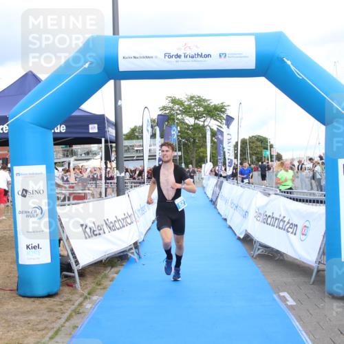 16.08.2026 - KN Förde Triathlon 2026 Markus Tischler http://msf.ph/oto/10001889 16.08.2026 13:44:53 Ziel 527, 540, 527, 540 meine-sportfotos.de