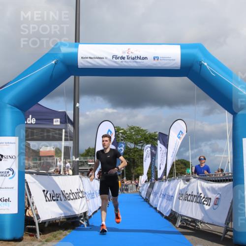 16.08.2026 - KN Förde Triathlon 2026 Markus Tischler http://msf.ph/oto/10002022 16.08.2026 13:48:52 Ziel 557, 557 meine-sportfotos.de