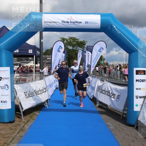 16.08.2026 - KN Förde Triathlon 2026 Markus Tischler http://msf.ph/oto/10002112 16.08.2026 13:51:41 Ziel 708, 708 meine-sportfotos.de