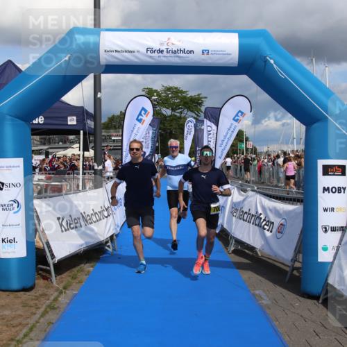 16.08.2026 - KN Förde Triathlon 2026 Markus Tischler http://msf.ph/oto/10002116 16.08.2026 13:51:42 Ziel 708, 708 meine-sportfotos.de