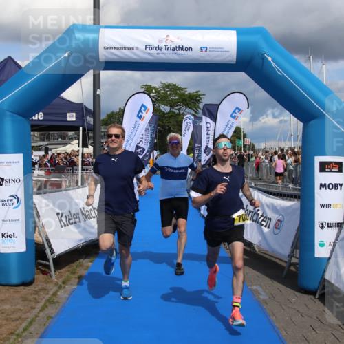 16.08.2026 - KN Förde Triathlon 2026 Markus Tischler http://msf.ph/oto/10002120 16.08.2026 13:51:42 Ziel 708, 708 meine-sportfotos.de