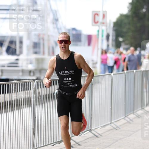16.08.2026 - KN Förde Triathlon 2026 Antke Förster http://msf.ph/oto/10003393 16.08.2026 13:16:39 Laufen  meine-sportfotos.de