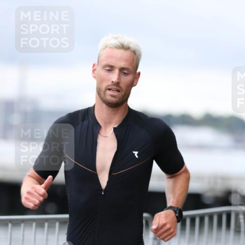 16.08.2026 - KN Förde Triathlon 2026 Antke Förster http://msf.ph/oto/10003401 16.08.2026 11:36:35 Laufen  meine-sportfotos.de