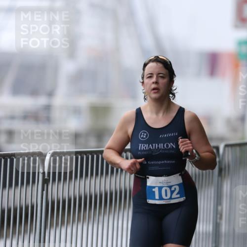 16.08.2026 - KN Förde Triathlon 2026 Antke Förster http://msf.ph/oto/10003448 16.08.2026 09:55:38 Laufen 102 meine-sportfotos.de
