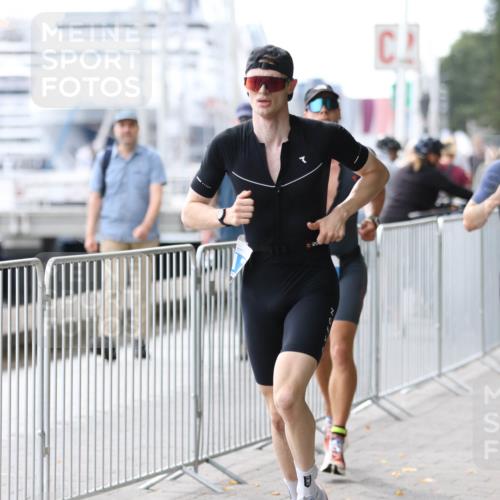 16.08.2026 - KN Förde Triathlon 2026 Antke Förster http://msf.ph/oto/10003507 16.08.2026 13:24:45 Laufen  meine-sportfotos.de