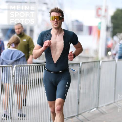 16.08.2026 - KN Förde Triathlon 2026 Antke Förster http://msf.ph/oto/10003515 16.08.2026 11:40:18 Laufen  meine-sportfotos.de