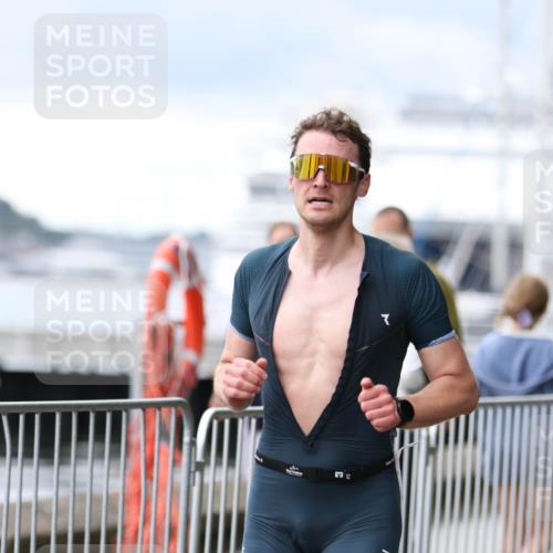 16.08.2026 - KN Förde Triathlon 2026 Antke Förster http://msf.ph/oto/10003518 16.08.2026 11:40:19 Laufen  meine-sportfotos.de
