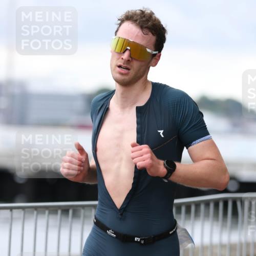 16.08.2026 - KN Förde Triathlon 2026 Antke Förster http://msf.ph/oto/10003521 16.08.2026 11:40:20 Laufen  meine-sportfotos.de