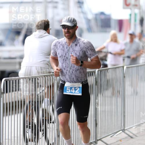 16.08.2026 - KN Förde Triathlon 2026 Antke Förster http://msf.ph/oto/10003525 16.08.2026 13:24:54 Laufen 542 meine-sportfotos.de