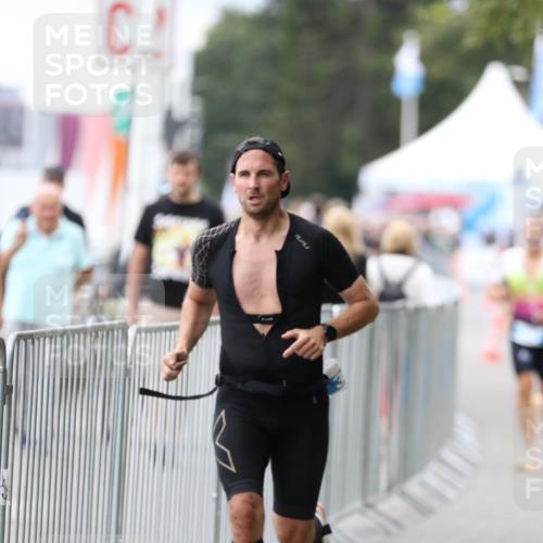 16.08.2026 - KN Förde Triathlon 2026 Antke Förster http://msf.ph/oto/10003641 16.08.2026 11:42:54 Laufen  meine-sportfotos.de