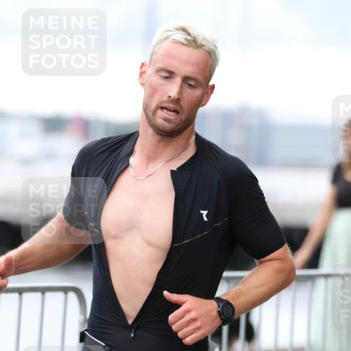 16.08.2026 - KN Förde Triathlon 2026 Antke Förster http://msf.ph/oto/10003698 16.08.2026 11:43:18 Laufen  meine-sportfotos.de