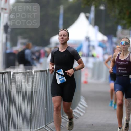 16.08.2026 - KN Förde Triathlon 2026 Antke Förster http://msf.ph/oto/10003800 16.08.2026 10:05:10 Laufen  meine-sportfotos.de