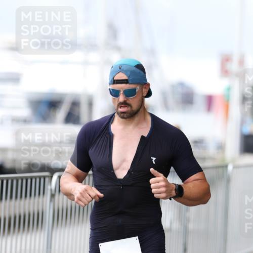16.08.2026 - KN Förde Triathlon 2026 Antke Förster http://msf.ph/oto/10003829 16.08.2026 11:45:07 Laufen  meine-sportfotos.de