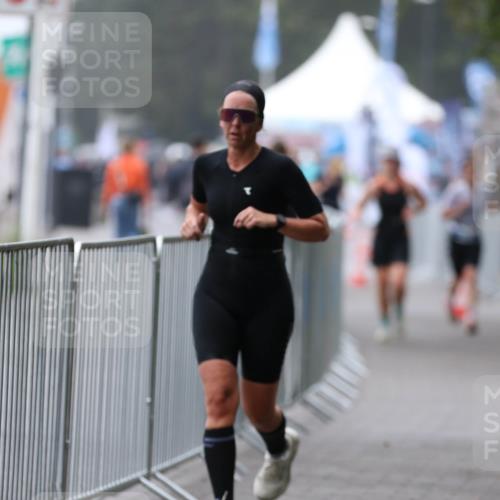 16.08.2026 - KN Förde Triathlon 2026 Antke Förster http://msf.ph/oto/10003876 16.08.2026 10:05:56 Laufen  meine-sportfotos.de