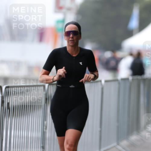 16.08.2026 - KN Förde Triathlon 2026 Antke Förster http://msf.ph/oto/10003880 16.08.2026 10:05:58 Laufen  meine-sportfotos.de