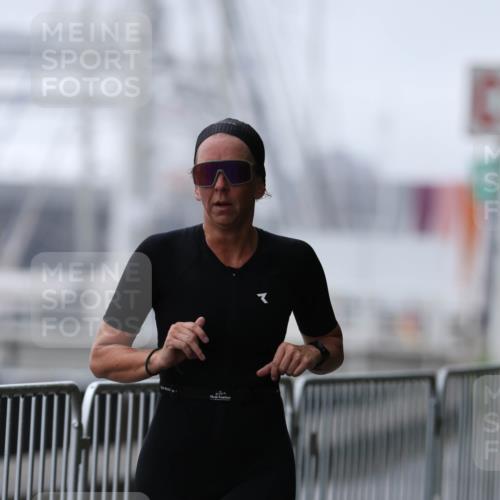 16.08.2026 - KN Förde Triathlon 2026 Antke Förster http://msf.ph/oto/10003884 16.08.2026 10:06:00 Laufen  meine-sportfotos.de
