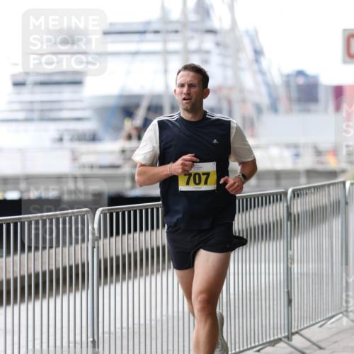 16.08.2026 - KN Förde Triathlon 2026 Antke Förster http://msf.ph/oto/10003910 16.08.2026 13:29:37 Laufen 707 meine-sportfotos.de