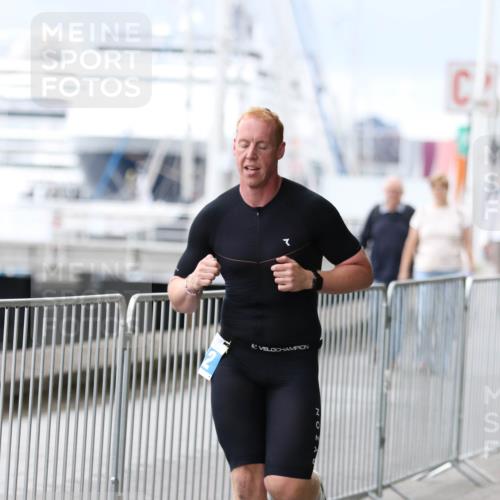 16.08.2026 - KN Förde Triathlon 2026 Antke Förster http://msf.ph/oto/10004037 16.08.2026 11:47:38 Laufen 1, 0 meine-sportfotos.de