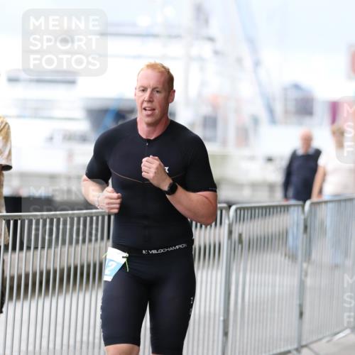 16.08.2026 - KN Förde Triathlon 2026 Antke Förster http://msf.ph/oto/10004041 16.08.2026 11:47:39 Laufen  meine-sportfotos.de