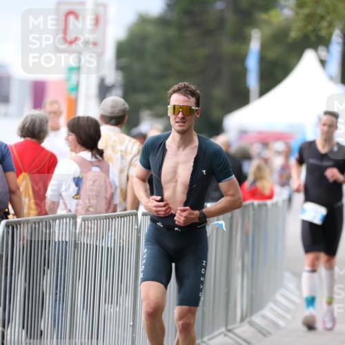 16.08.2026 - KN Förde Triathlon 2026 Antke Förster http://msf.ph/oto/10004061 16.08.2026 11:47:54 Laufen  meine-sportfotos.de