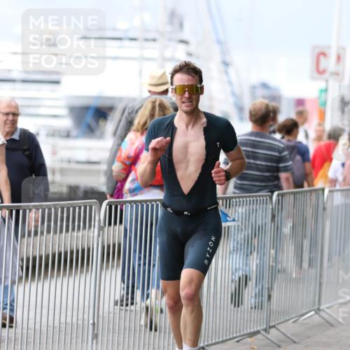 16.08.2026 - KN Förde Triathlon 2026 Antke Förster http://msf.ph/oto/10004069 16.08.2026 11:47:56 Laufen  meine-sportfotos.de