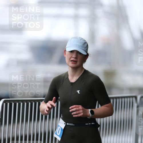 16.08.2026 - KN Förde Triathlon 2026 Antke Förster http://msf.ph/oto/10004168 16.08.2026 10:08:53 Laufen  meine-sportfotos.de