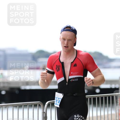 16.08.2026 - KN Förde Triathlon 2026 Antke Förster http://msf.ph/oto/10004178 16.08.2026 13:32:31 Laufen 27 meine-sportfotos.de