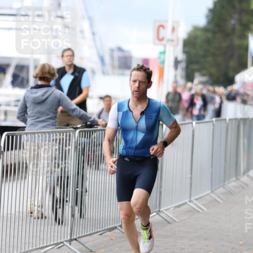 16.08.2026 - KN Förde Triathlon 2026 Antke Förster http://msf.ph/oto/10004257 16.08.2026 11:49:08 Laufen  meine-sportfotos.de