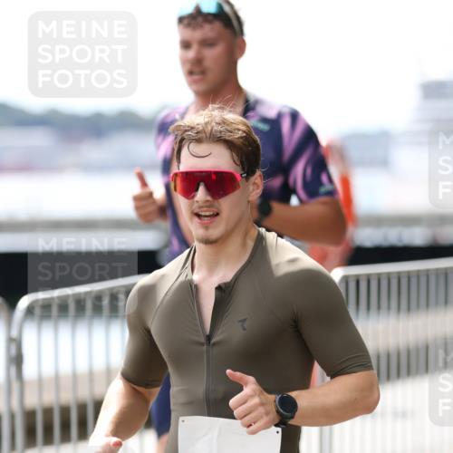 16.08.2026 - KN Förde Triathlon 2026 Antke Förster http://msf.ph/oto/10004294 16.08.2026 13:33:12 Laufen  meine-sportfotos.de