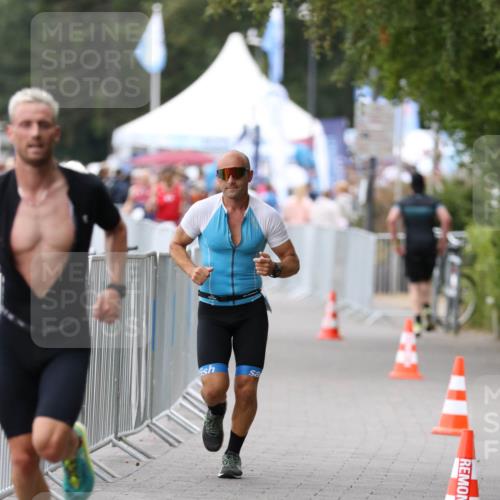 16.08.2026 - KN Förde Triathlon 2026 Antke Förster http://msf.ph/oto/10004377 16.08.2026 11:49:55 Laufen  meine-sportfotos.de