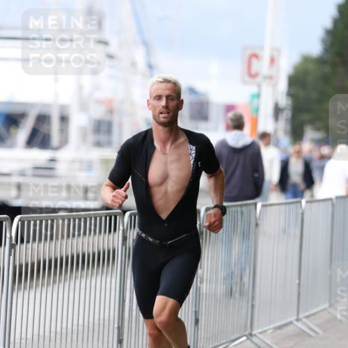 16.08.2026 - KN Förde Triathlon 2026 Antke Förster http://msf.ph/oto/10004381 16.08.2026 11:49:56 Laufen  meine-sportfotos.de