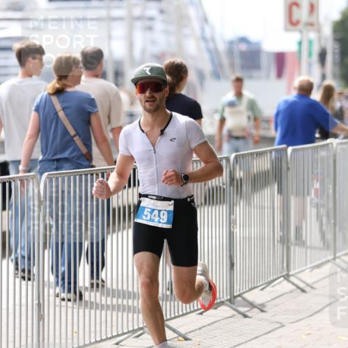 16.08.2026 - KN Förde Triathlon 2026 Antke Förster http://msf.ph/oto/10004390 16.08.2026 13:33:53 Laufen 549 meine-sportfotos.de