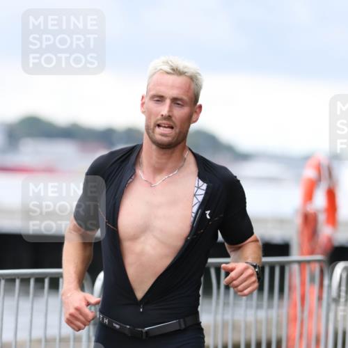 16.08.2026 - KN Förde Triathlon 2026 Antke Förster http://msf.ph/oto/10004393 16.08.2026 11:49:58 Laufen  meine-sportfotos.de