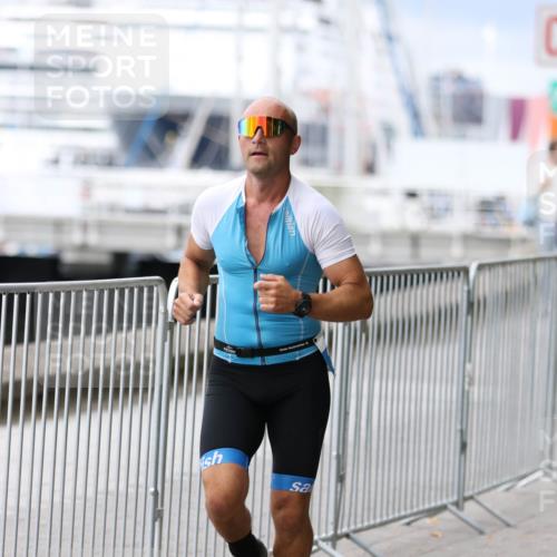 16.08.2026 - KN Förde Triathlon 2026 Antke Förster http://msf.ph/oto/10004401 16.08.2026 11:49:59 Laufen  meine-sportfotos.de