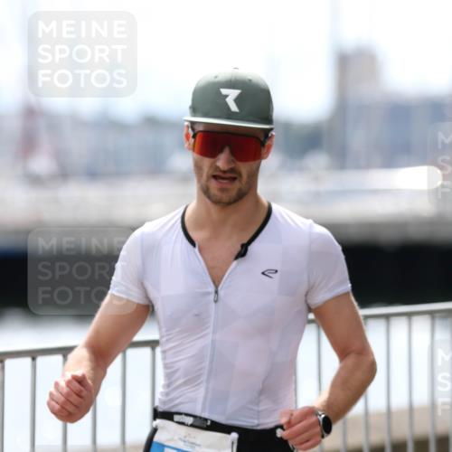 16.08.2026 - KN Förde Triathlon 2026 Antke Förster http://msf.ph/oto/10004402 16.08.2026 13:33:55 Laufen 549 meine-sportfotos.de