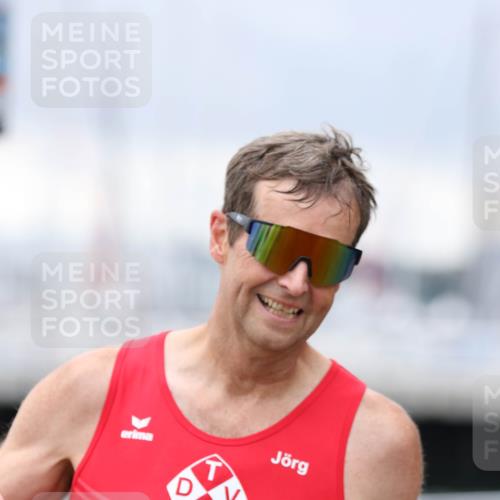 16.08.2026 - KN Förde Triathlon 2026 Antke Förster http://msf.ph/oto/10004445 16.08.2026 11:50:17 Laufen 1885 meine-sportfotos.de