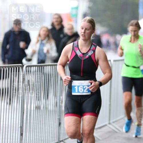 16.08.2026 - KN Förde Triathlon 2026 Antke Förster http://msf.ph/oto/10004496 16.08.2026 10:11:02 Laufen 162 meine-sportfotos.de