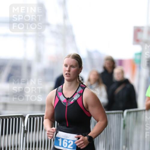 16.08.2026 - KN Förde Triathlon 2026 Antke Förster http://msf.ph/oto/10004500 16.08.2026 10:11:03 Laufen 162, 2 meine-sportfotos.de