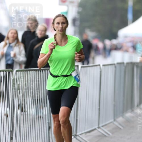 16.08.2026 - KN Förde Triathlon 2026 Antke Förster http://msf.ph/oto/10004504 16.08.2026 10:11:03 Laufen  meine-sportfotos.de