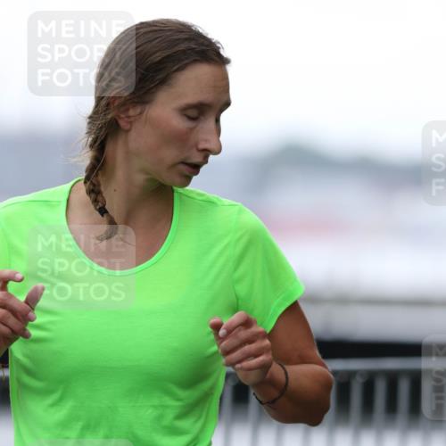 16.08.2026 - KN Förde Triathlon 2026 Antke Förster http://msf.ph/oto/10004524 16.08.2026 10:11:07 Laufen  meine-sportfotos.de
