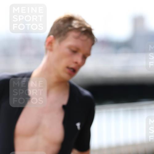 16.08.2026 - KN Förde Triathlon 2026 Antke Förster http://msf.ph/oto/10004534 16.08.2026 13:35:11 Laufen 505 meine-sportfotos.de