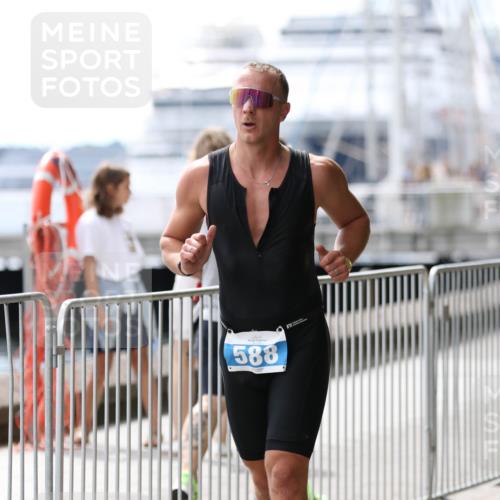 16.08.2026 - KN Förde Triathlon 2026 Antke Förster http://msf.ph/oto/10004538 16.08.2026 13:35:17 Laufen 588 meine-sportfotos.de