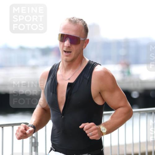 16.08.2026 - KN Förde Triathlon 2026 Antke Förster http://msf.ph/oto/10004546 16.08.2026 13:35:19 Laufen 588 meine-sportfotos.de