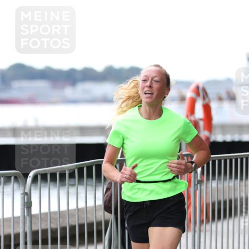 16.08.2026 - KN Förde Triathlon 2026 Antke Förster http://msf.ph/oto/10004574 16.08.2026 13:35:49 Laufen  meine-sportfotos.de