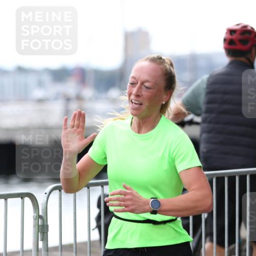 16.08.2026 - KN Förde Triathlon 2026 Antke Förster http://msf.ph/oto/10004578 16.08.2026 13:35:50 Laufen  meine-sportfotos.de