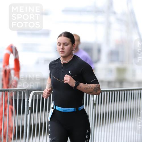 16.08.2026 - KN Förde Triathlon 2026 Antke Förster http://msf.ph/oto/10004668 16.08.2026 10:11:58 Laufen  meine-sportfotos.de
