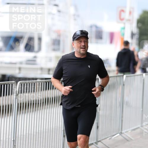 16.08.2026 - KN Förde Triathlon 2026 Antke Förster http://msf.ph/oto/10004721 16.08.2026 11:51:46 Laufen  meine-sportfotos.de